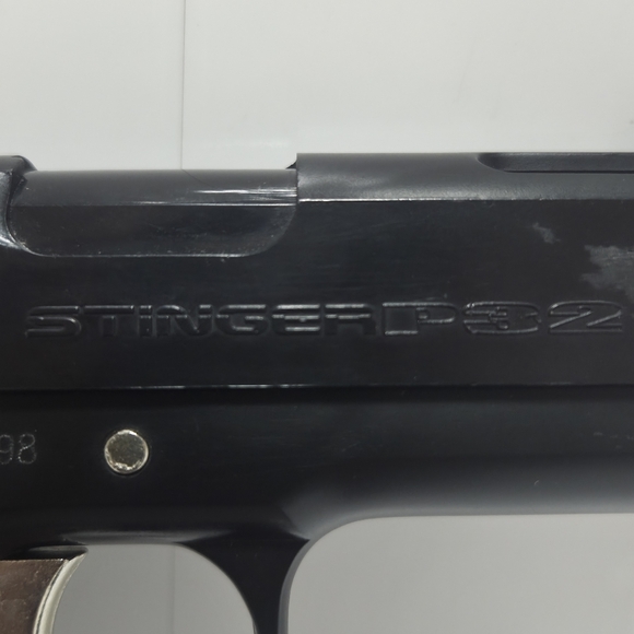 Crosman Stinger P32 Airsoft Pistol - All Black w/ Orange Tip - 2 Mags - Picture 6 of 10